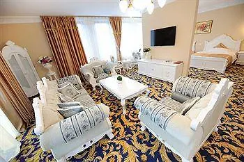Aphrodite Palace Hotel 4*