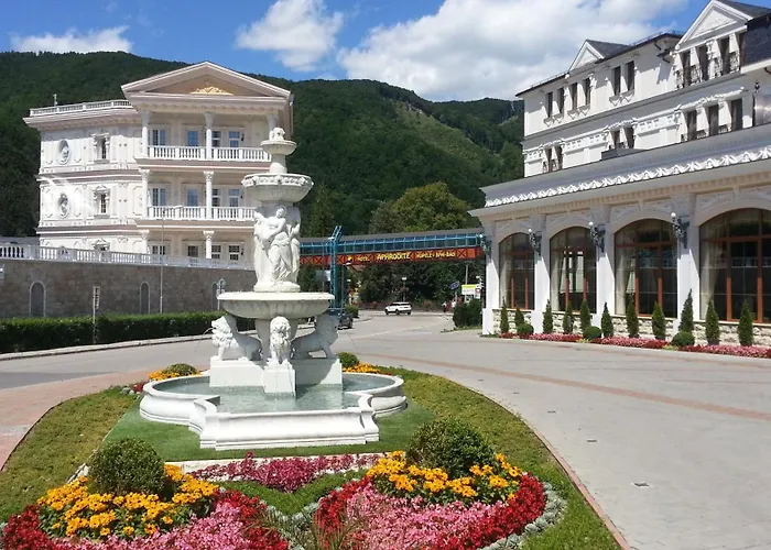 أفروديتي بالاس فندق 4*